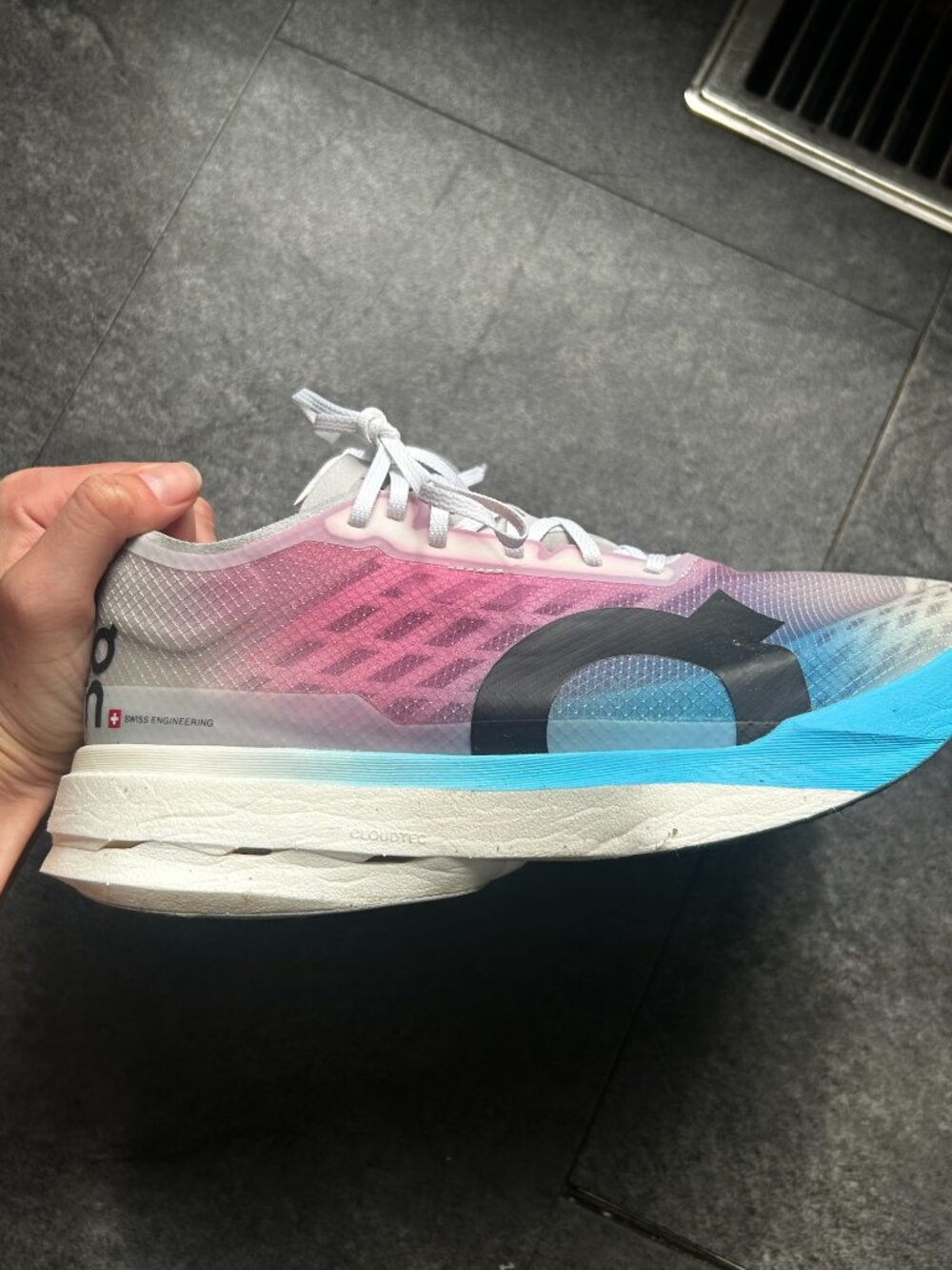 On Cloudboom Strike 🩷💙 (White/Horizon)